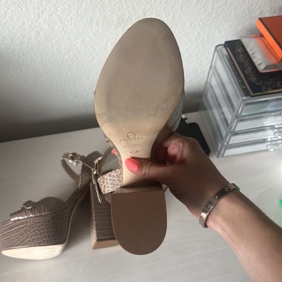Tan Platform Croc Heels - Picture 4 of 5